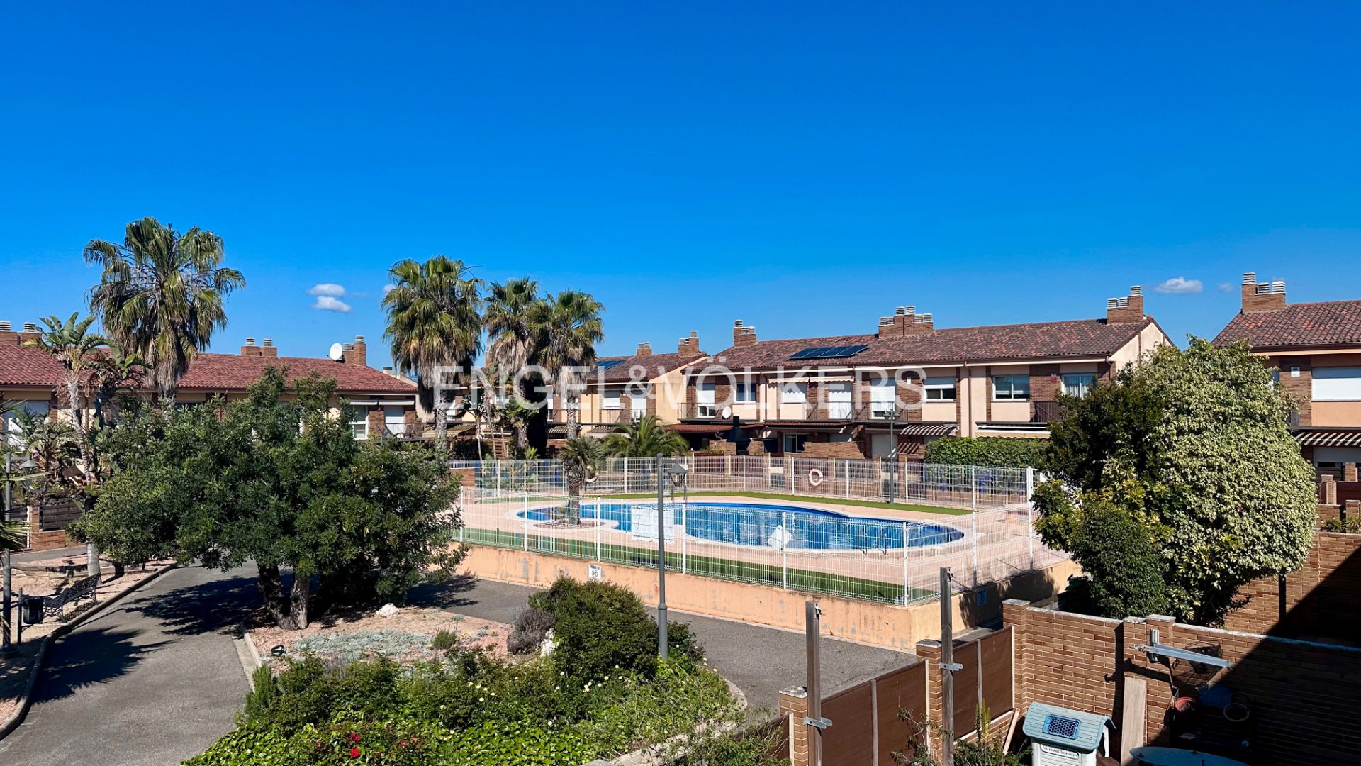 Vista exterior de Casa adosada en venta en Cambrils con Aire acondicionado, Calefacción y Jardín privado