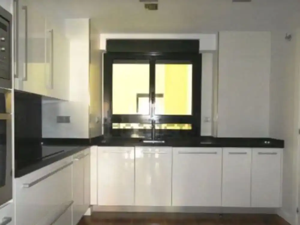 Cuina de Pis en venda en  Pamplona / Iruña amb Aire condicionat, Parquet i Traster