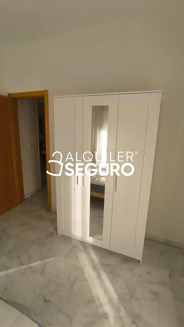 Bedroom of Flat for rent in Sevilla  with Air Conditioner and Furnished