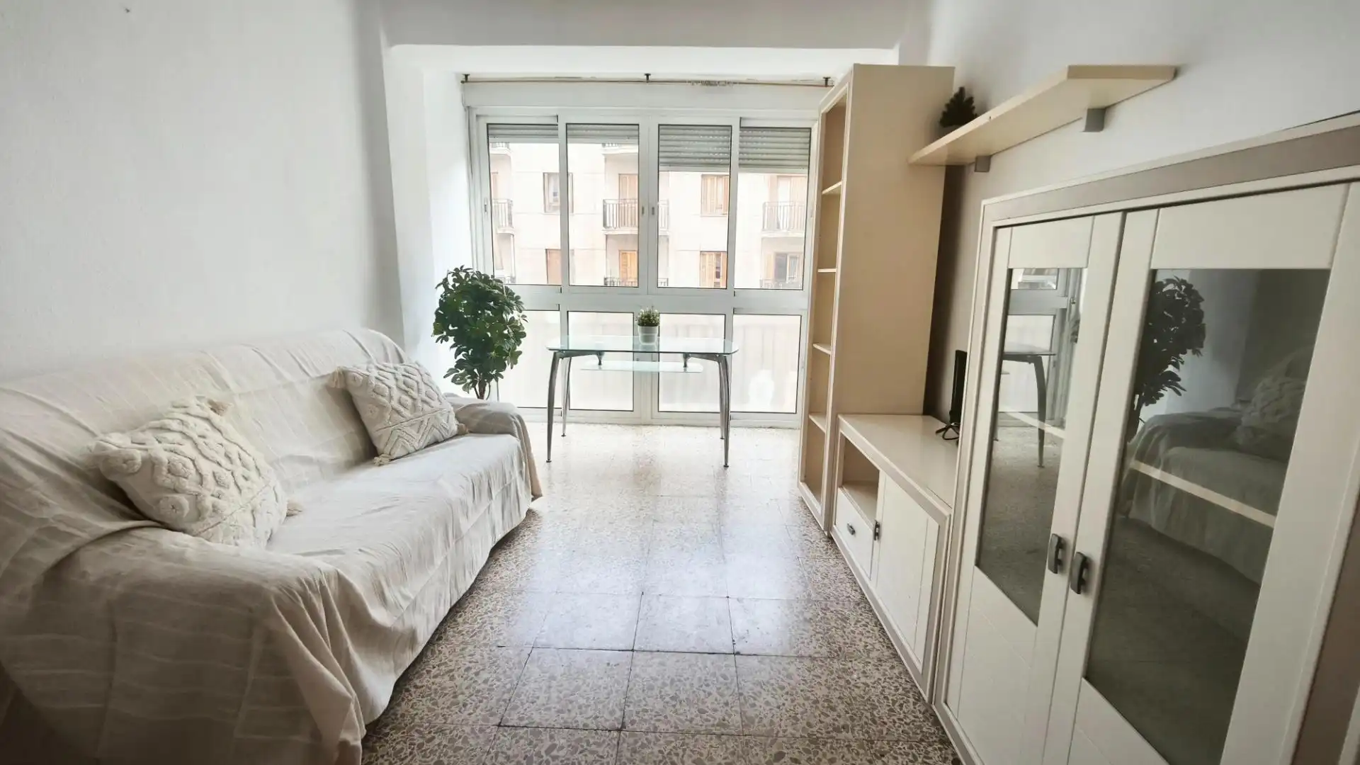 Sala d'estar de Pis en venda en Málaga amb Moblat