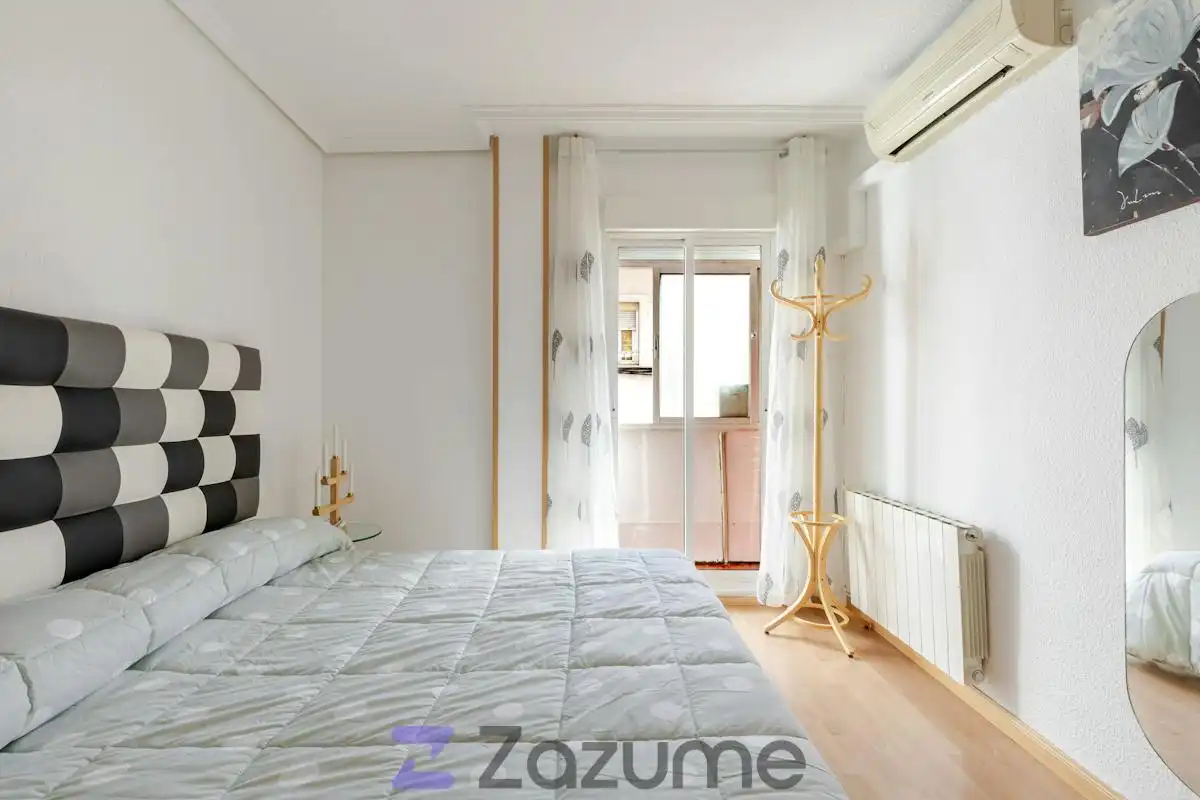 Bedroom of Flat for rent in Puente de Vallecas