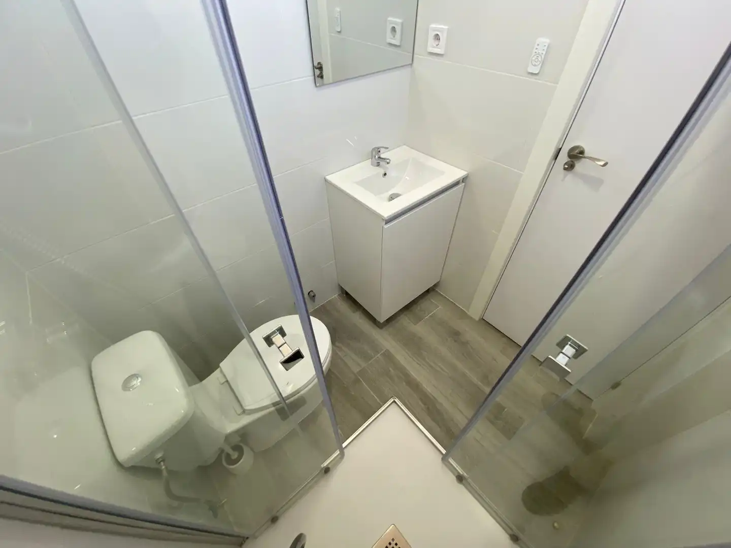 Baño de Piso de alquiler en Madrid con Calefacción, Amueblado y Horno