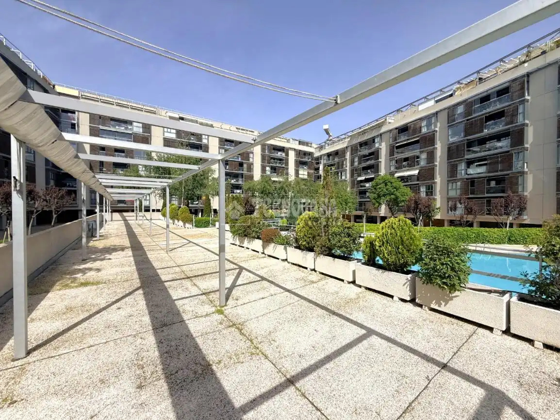Vista exterior de Pis en venda en Madrid amb Aire condicionat, Calefacció i Terrassa