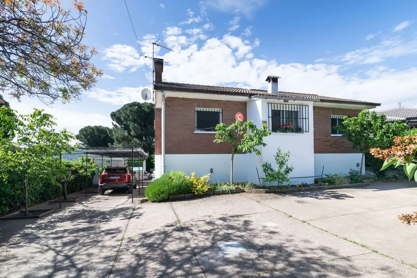 Exterior view of Houses for sale in San Martín de Valdeiglesias  with Air Conditioner, Heating and Private garden