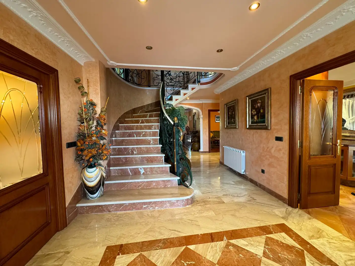 Houses for sale in Cacabelos  with Heating, Private garden and Parquet flooring