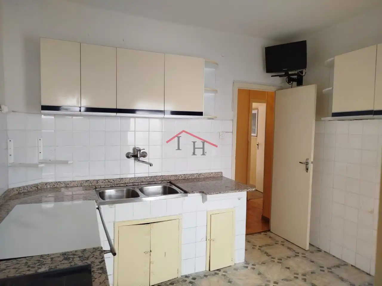 Cuina de Pis en venda en León Capital  amb Calefacció i Terrassa
