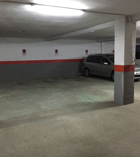 Foto 2 de Garaje de alquiler en Avenida Virgen de la Montaña, 1, Centro, Cáceres Capital