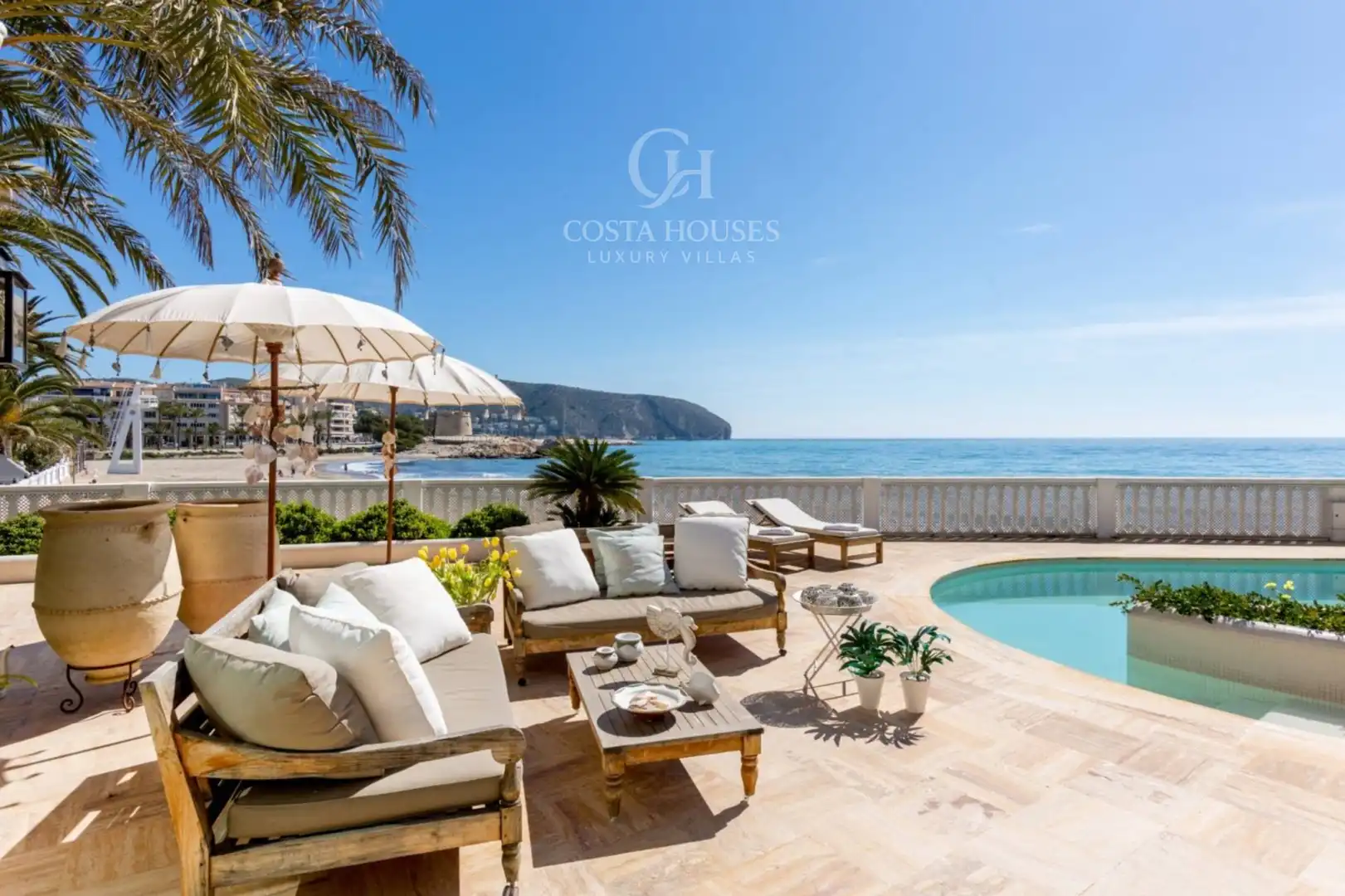 Detached house with pool for sale in Casco Urbano, imagen 3