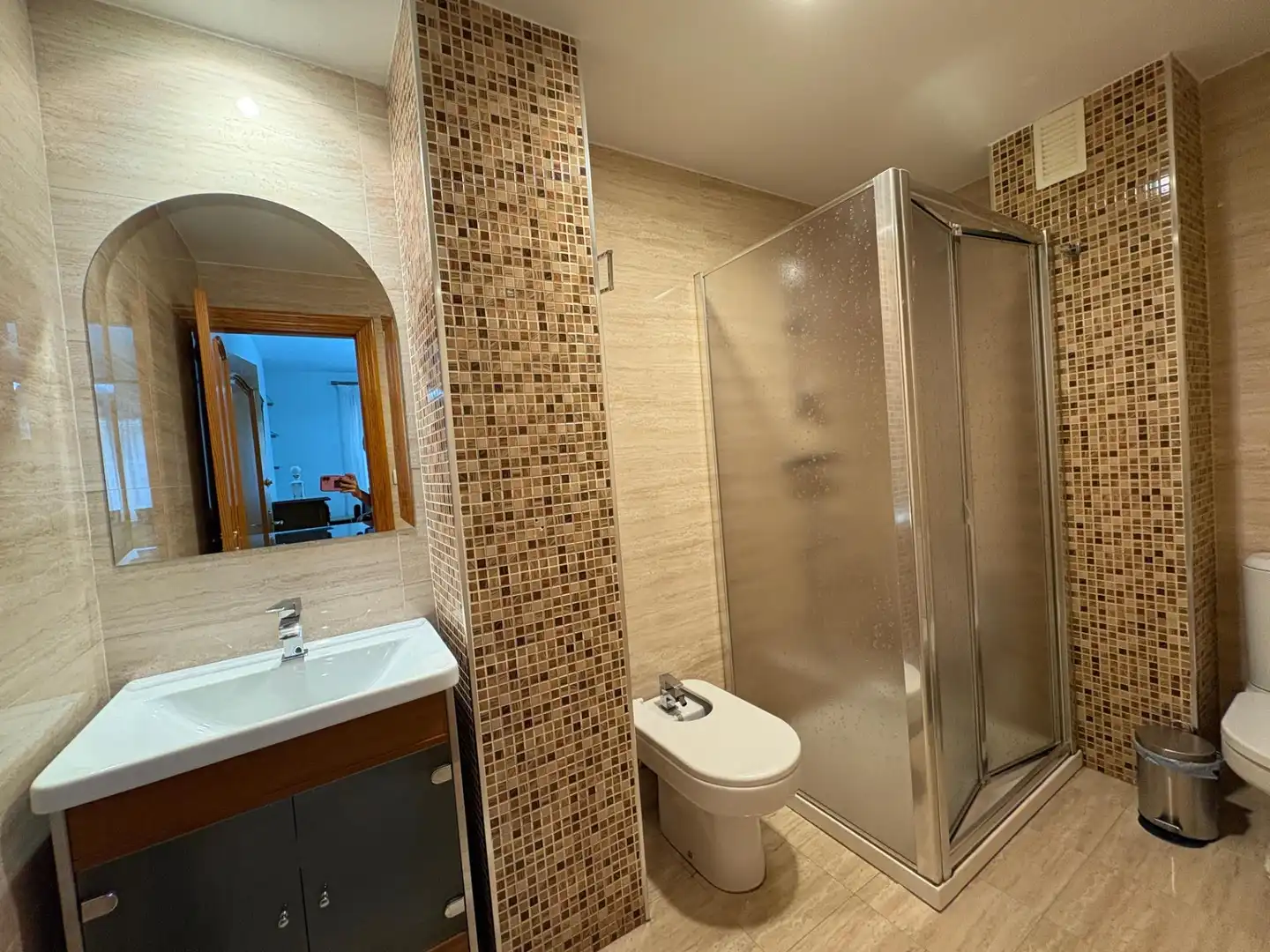 Bathroom of Flat for rent in Ronda