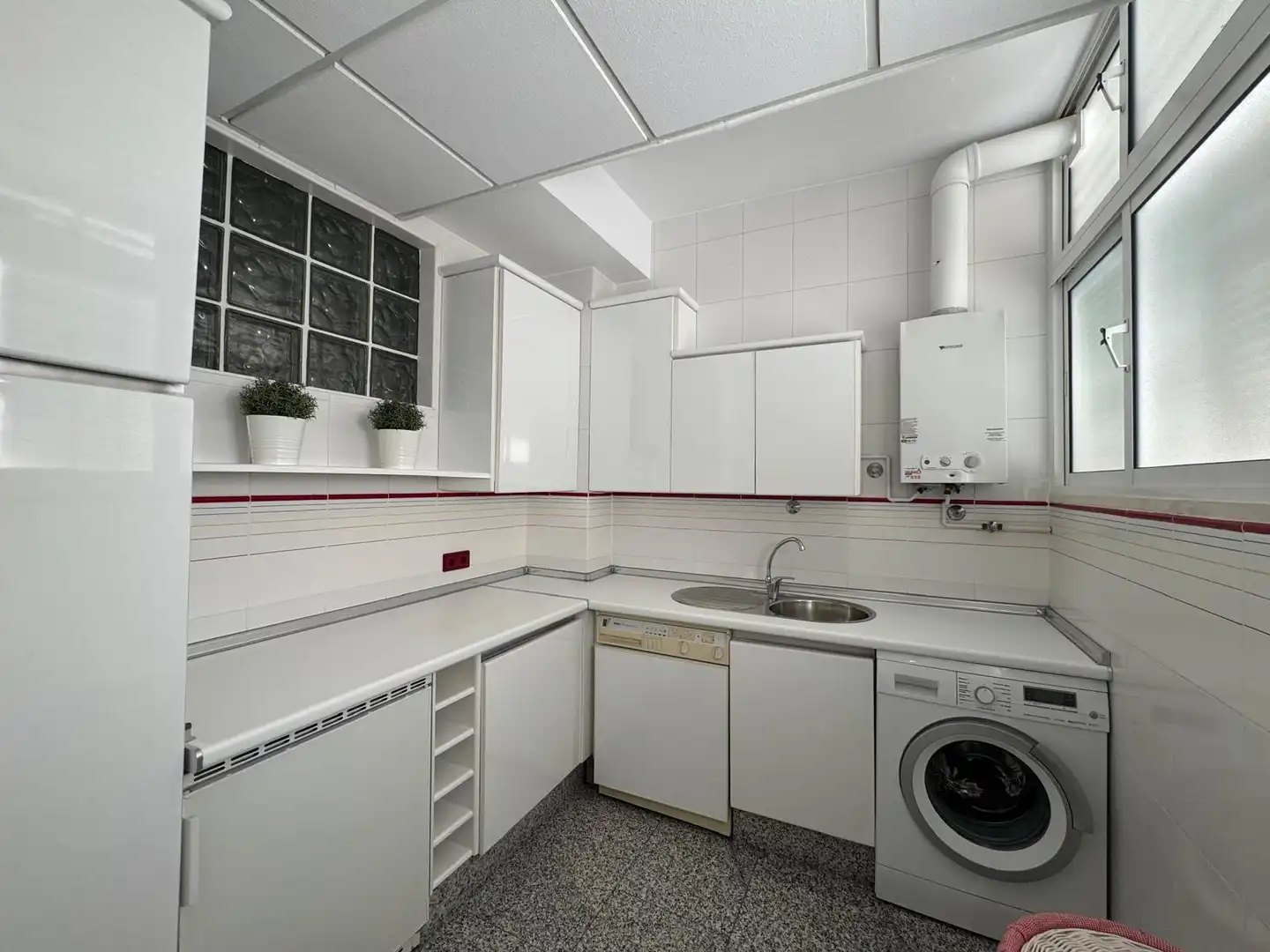Kitchen of Flat for sale in Jerez de la Frontera  with Air Conditioner, Private garden and Terrace