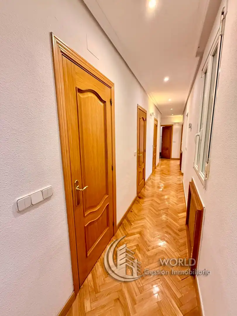 Flat for sale in Madrid  with Air Conditioner and Heating