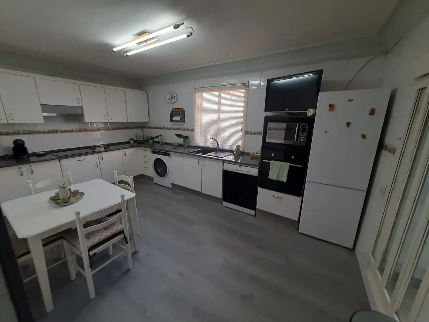 Küche von Haus oder Chalet zum Verkauf in Pueyo de Santa Cruz mit Klimaanlage, Heizung und Privatgarten