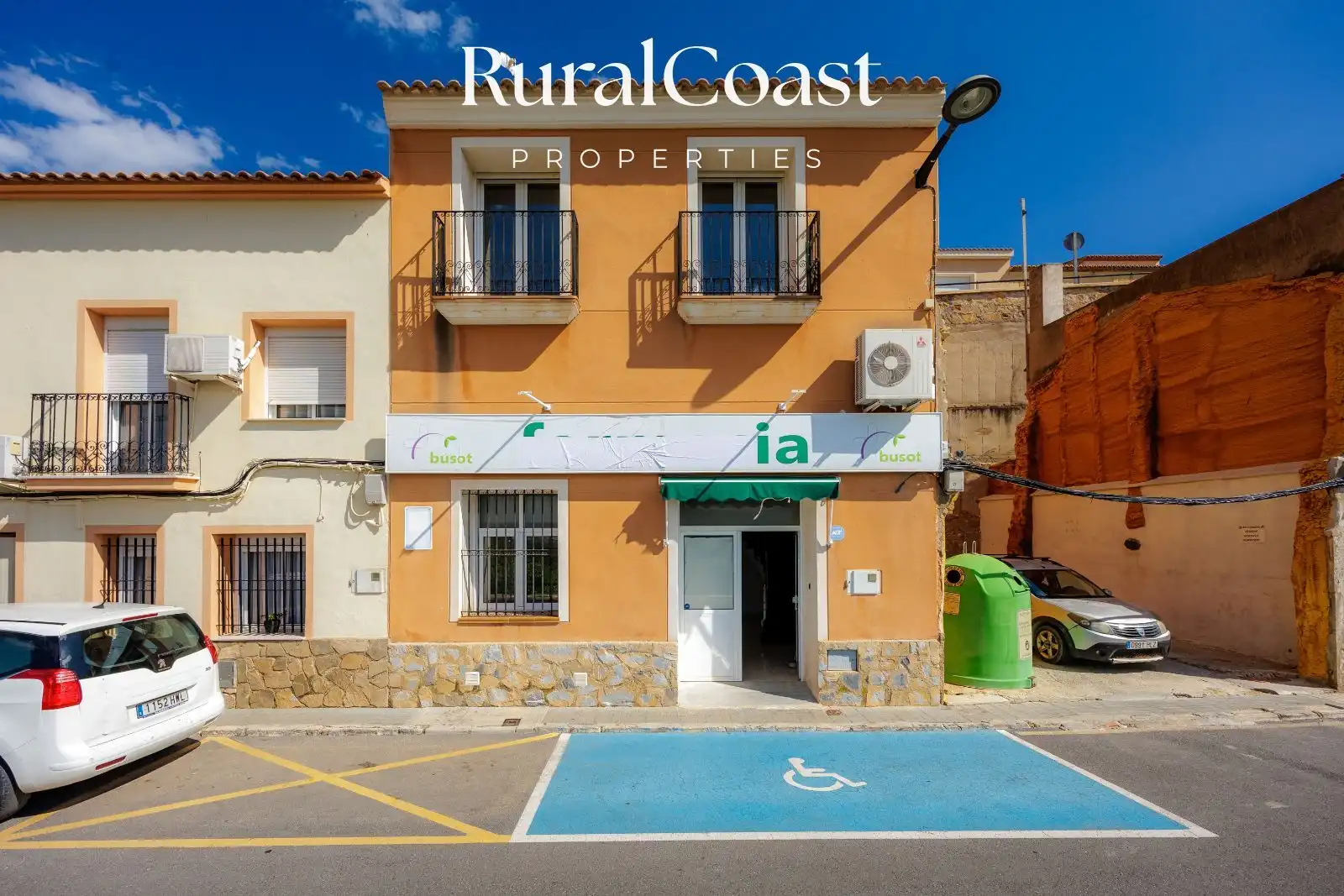 Vista exterior de Casa o xalet en venda en Busot amb Terrassa i Traster