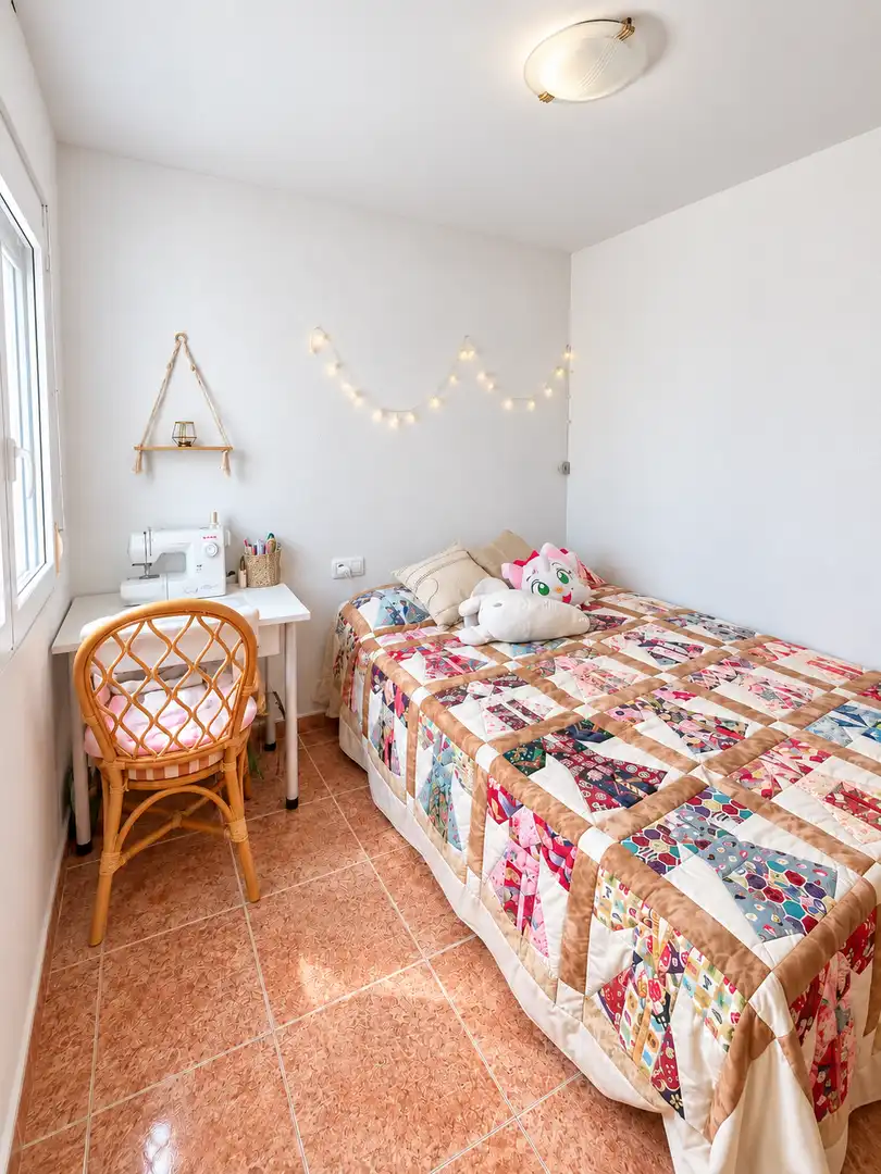 Dormitori de Apartament en venda en Benidorm amb Aire condicionat, Terrassa i Moblat