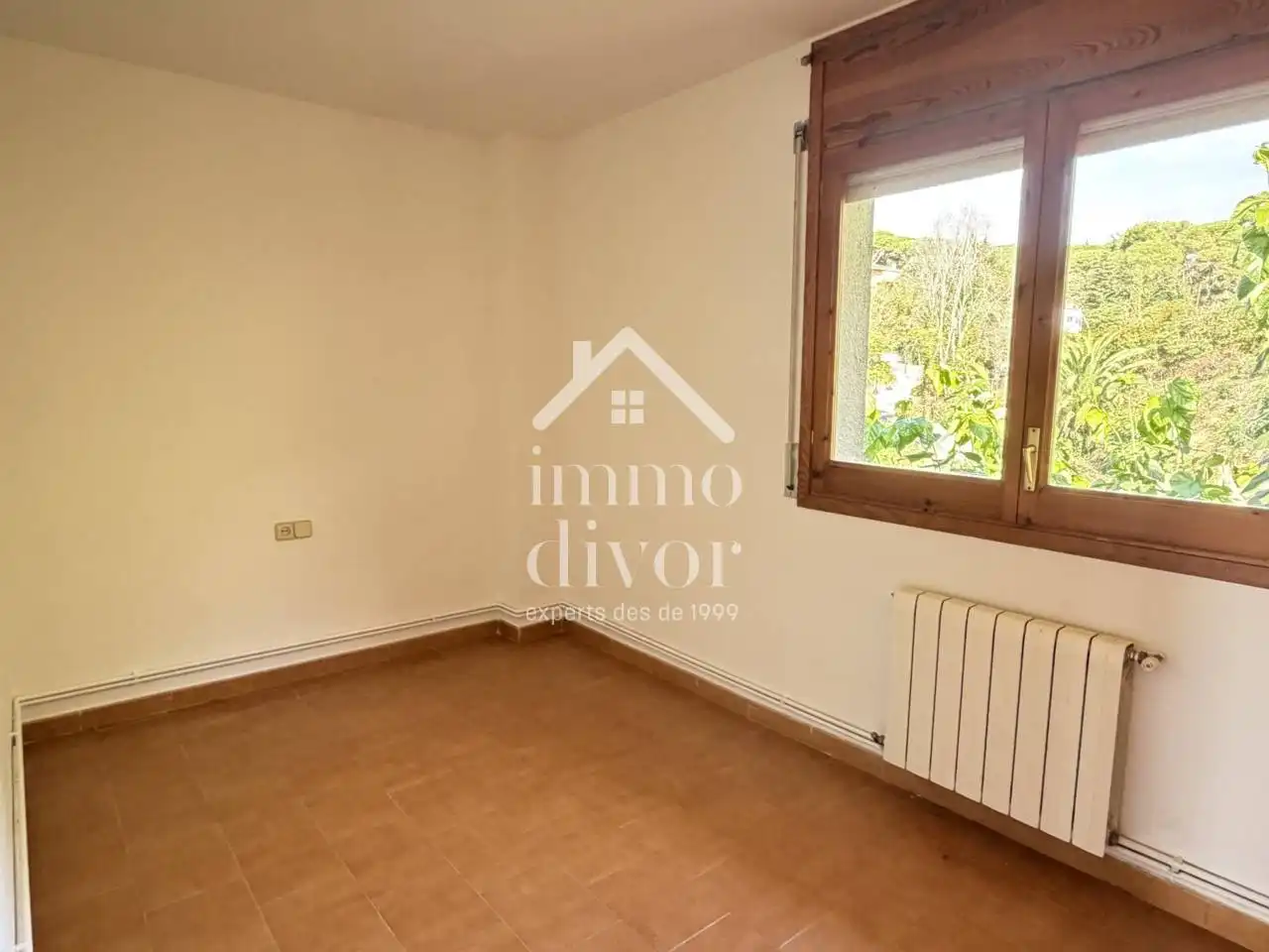 Casa aparellada amb jardí en venda a Centre, imagen 17
