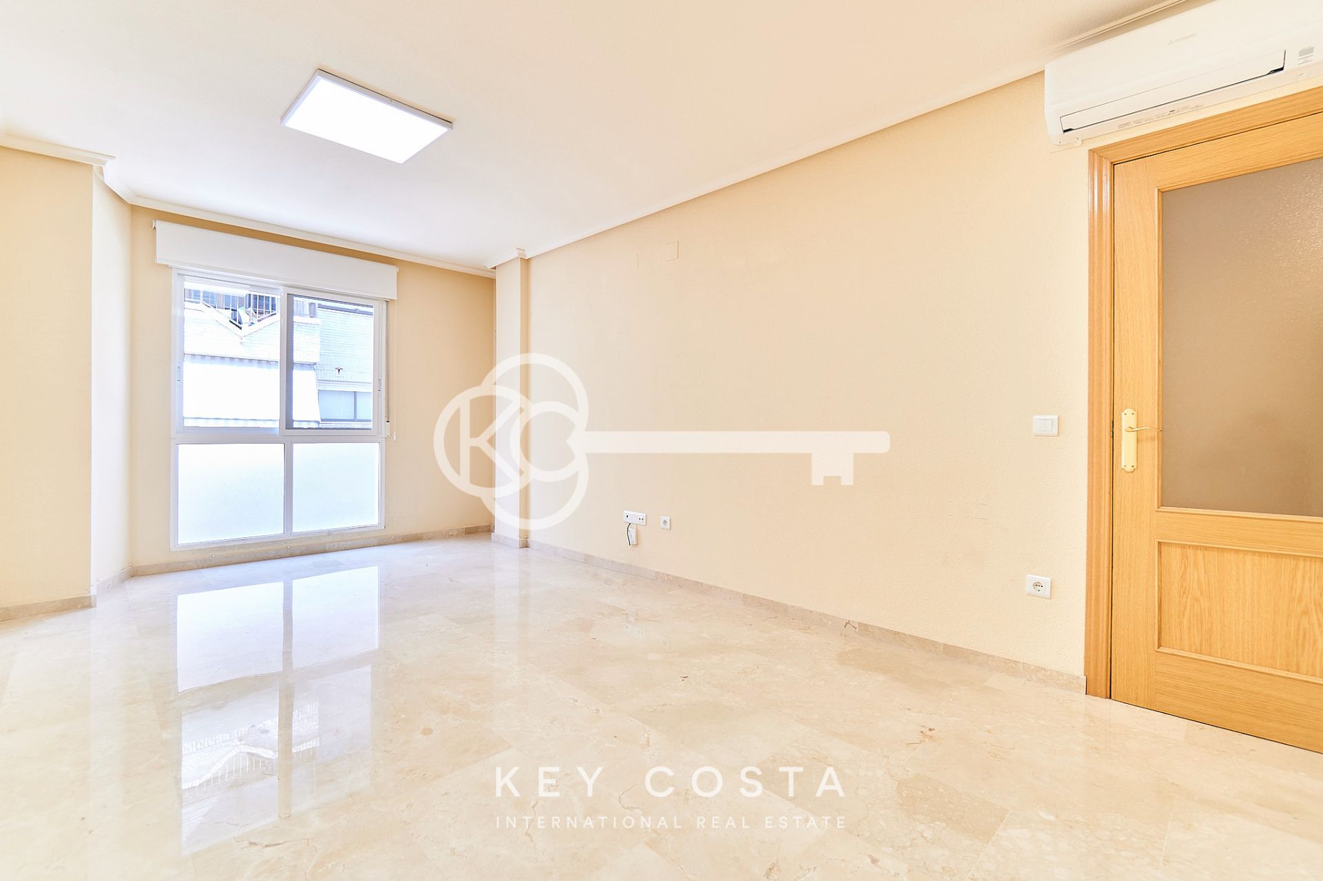 Vista exterior de Piso en venta en Alicante / Alacant con Aire acondicionado