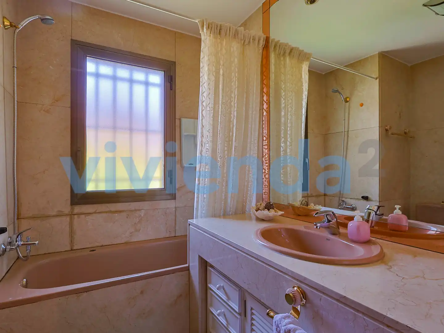 Baño de Piso en venta en Madrid con Aire acondicionado, Calefacción y Piscina
