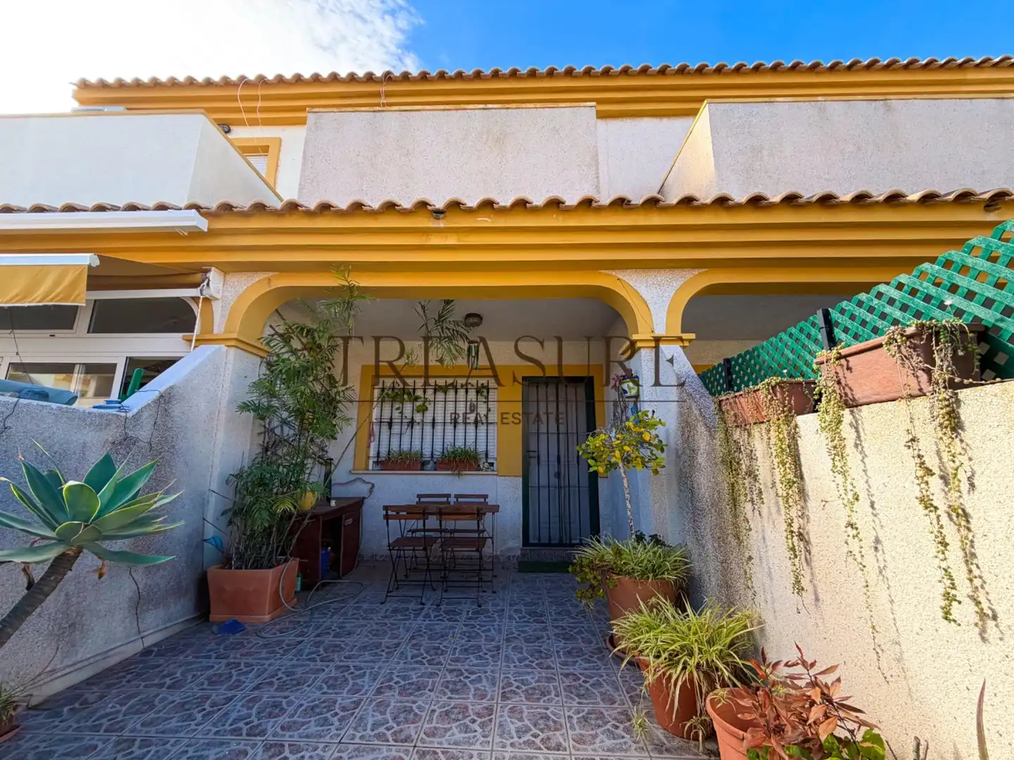 Vista exterior de Casa o chalet en venta en Cartagena con Aire acondicionado, Terraza y Amueblado