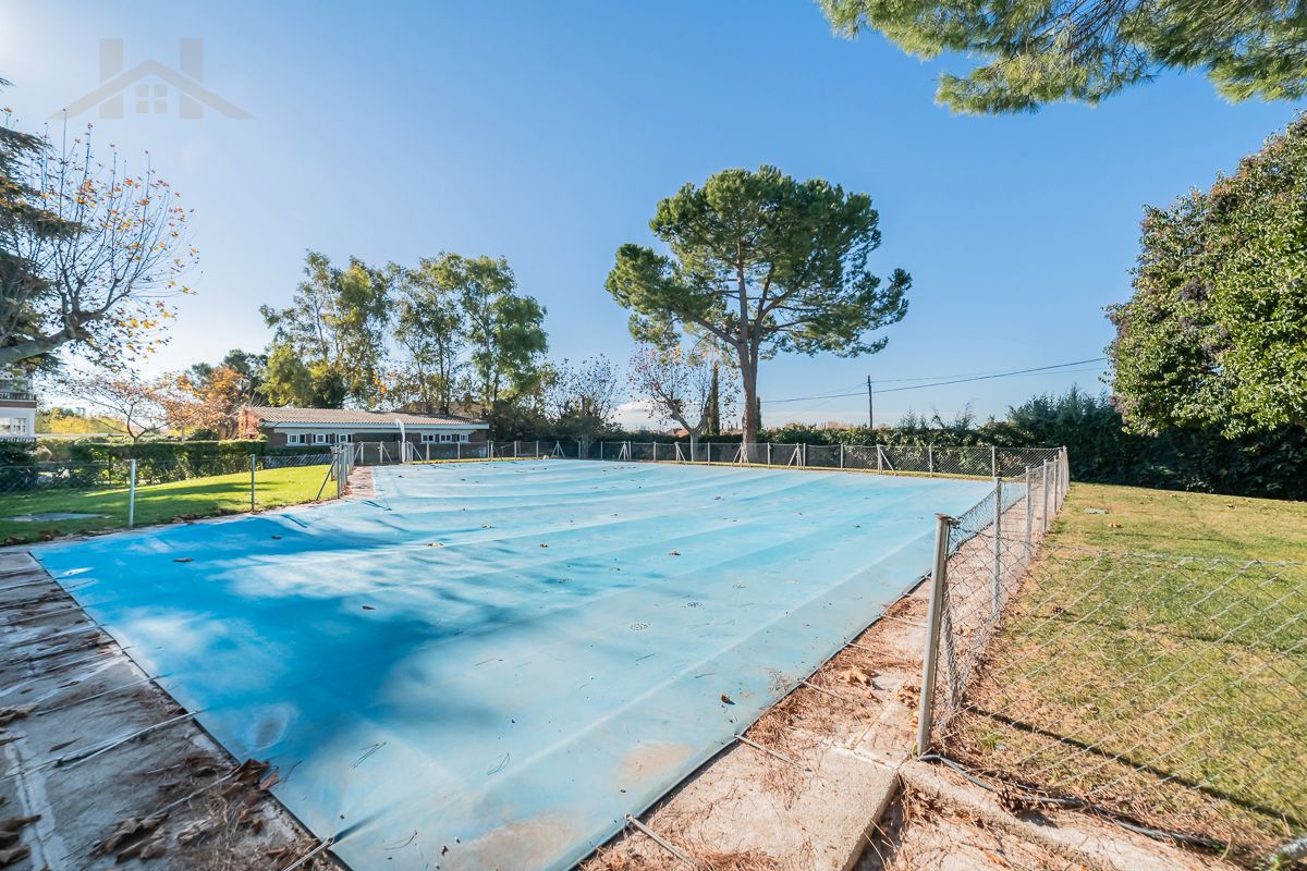 Piscina de Pis en venda en Villaviciosa de Odón amb Aire condicionat, Terrassa i Balcó
