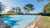 Piscina de Pis en venda en Villaviciosa de Odón amb Aire condicionat, Terrassa i Balcó