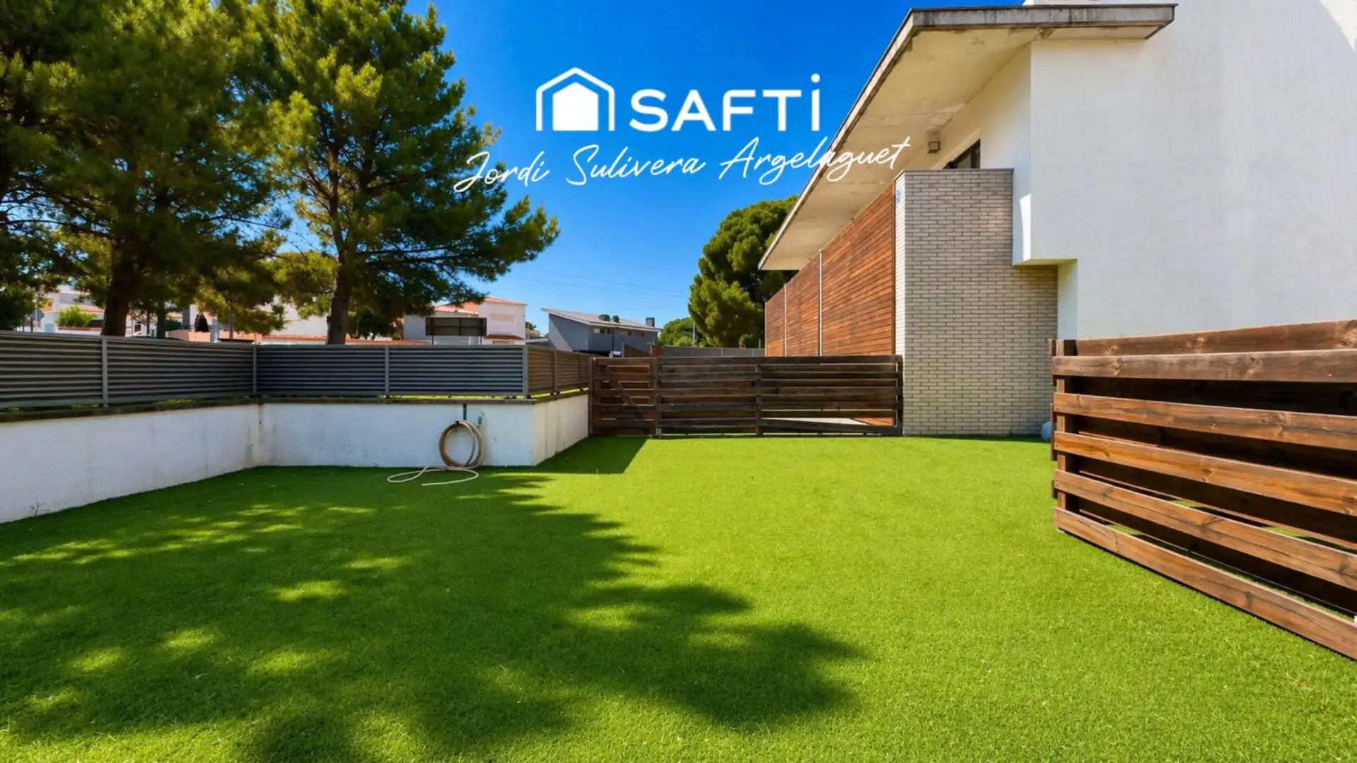 Jardín de Casa adosada en venta en L'Escala con Aire acondicionado, Terraza y Balcón