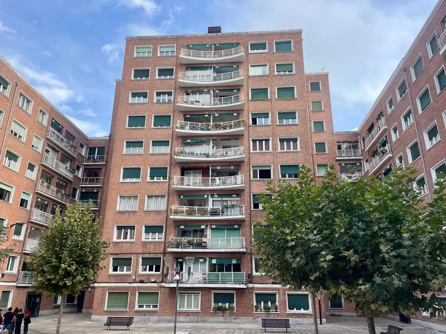 Vista exterior de Pis en venda en Bilbao  amb Calefacció