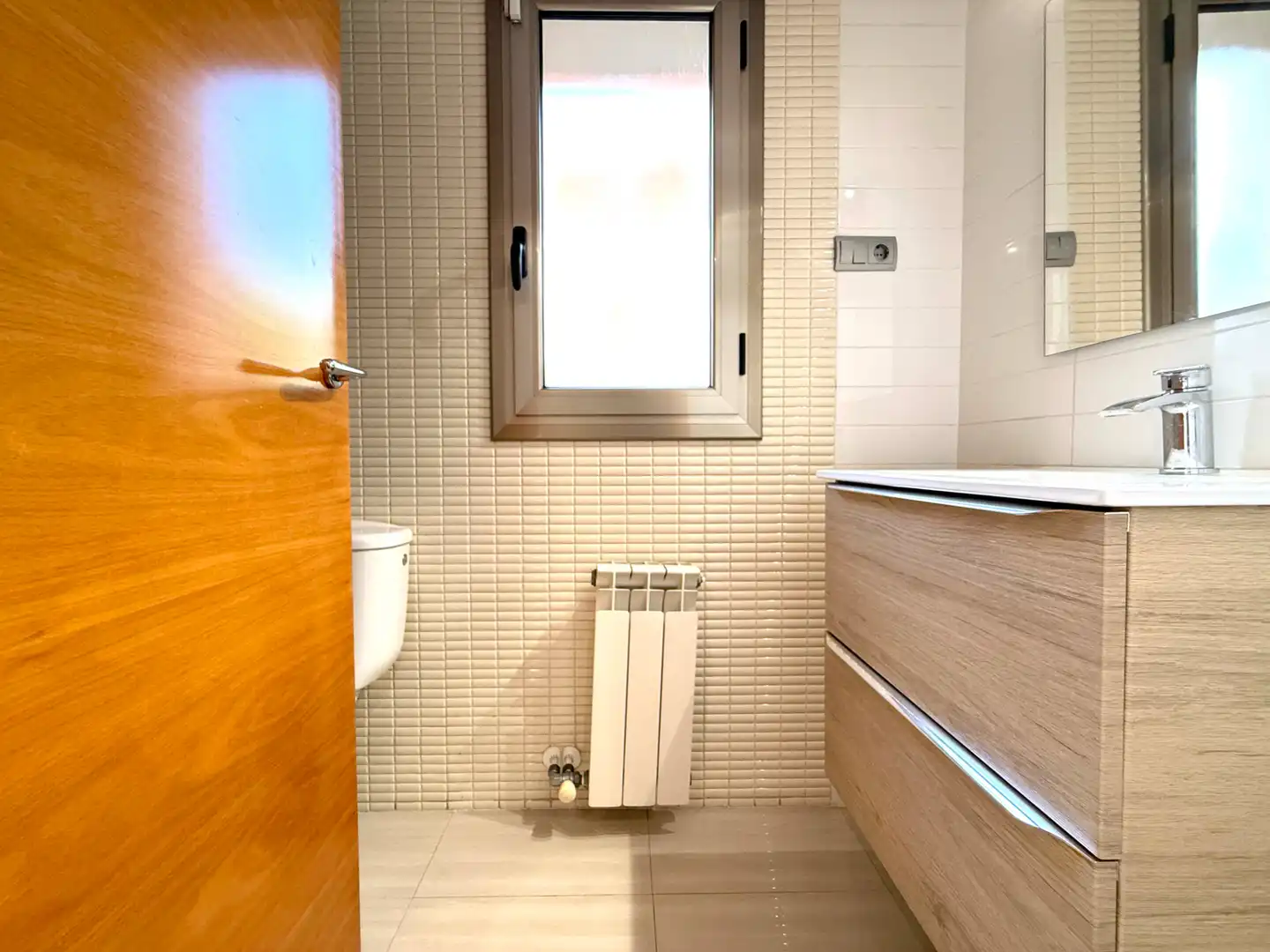 Semi-detached house with pool for sale in Carrer d'Escornalbou, imagen 14
