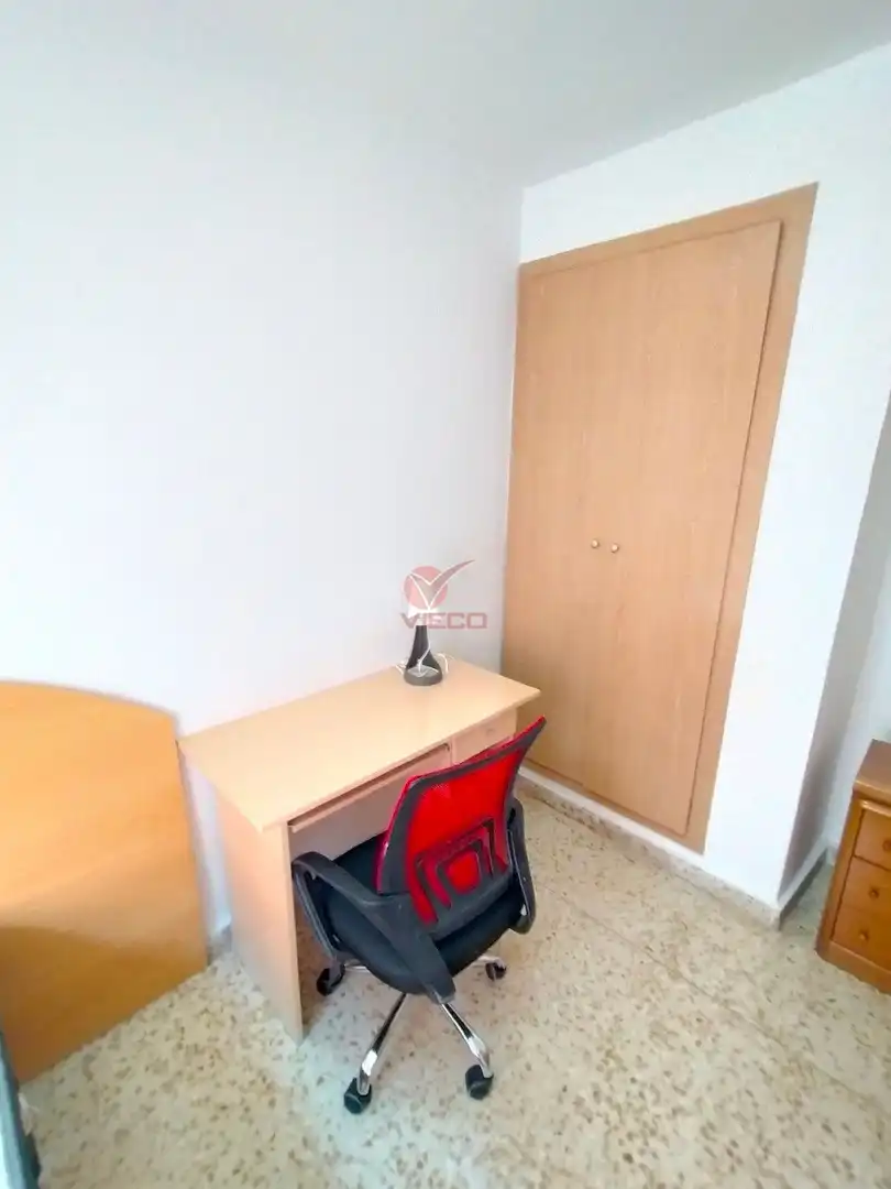 Habitación de Piso de alquiler en Cuenca con Calefacción, Terraza y Amueblado