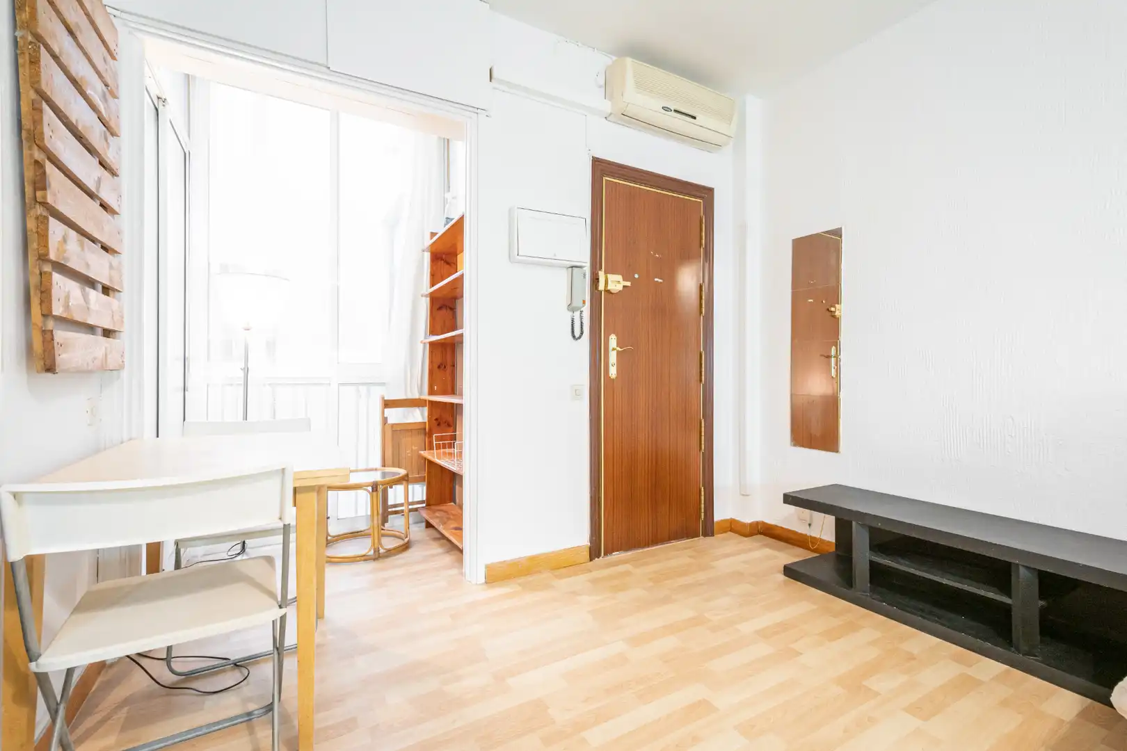 Schlafzimmer von Wohnung zum Verkauf in Barcelona mit Klimaanlage und Heizung