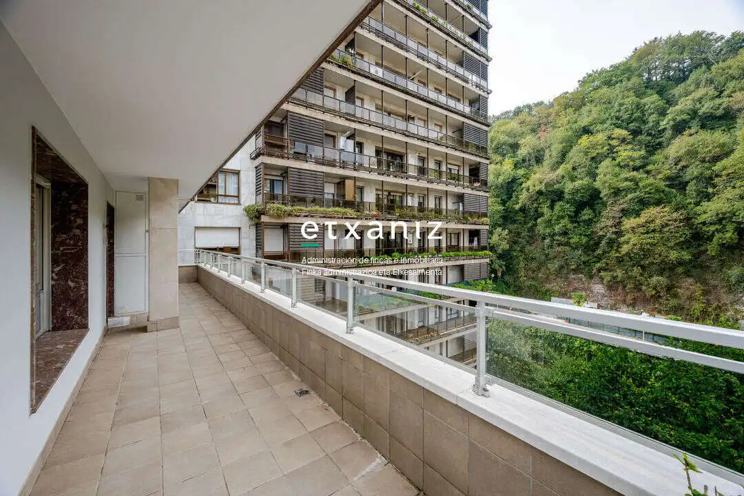 Piso con ascensor en venta en Catalina de Erauso Kalea, imagen 3