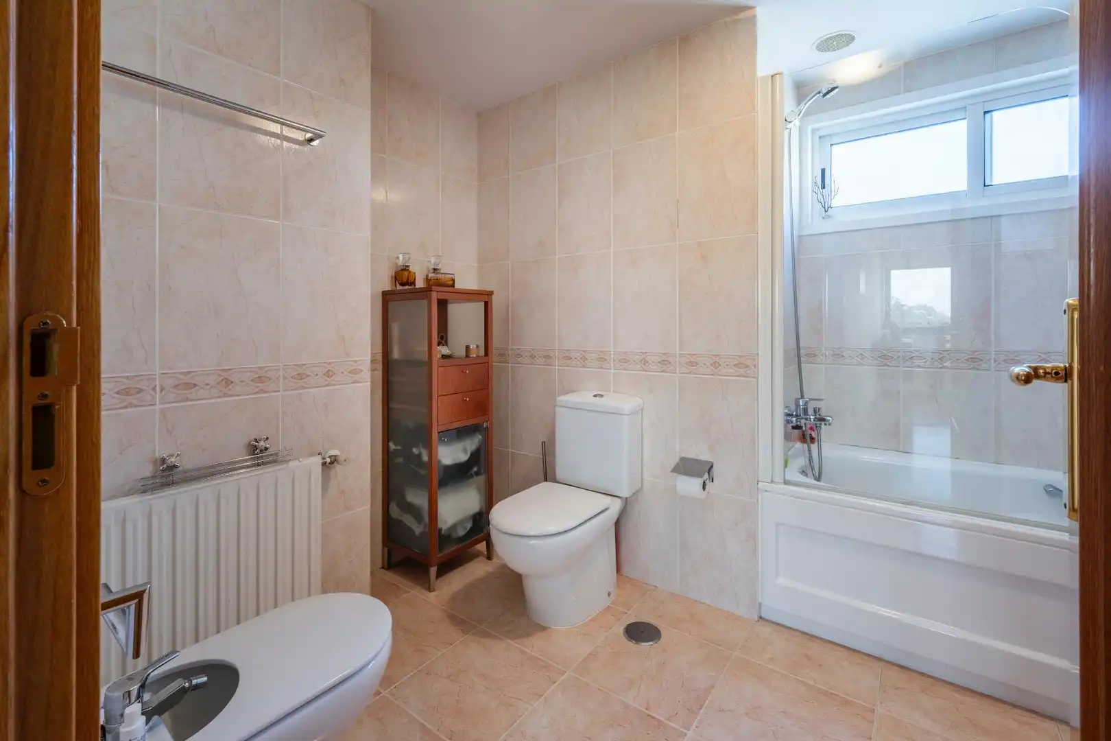 Badezimmer von Maisonette zum Verkauf in A Coruña Capital  mit Heizung und Abstellraum