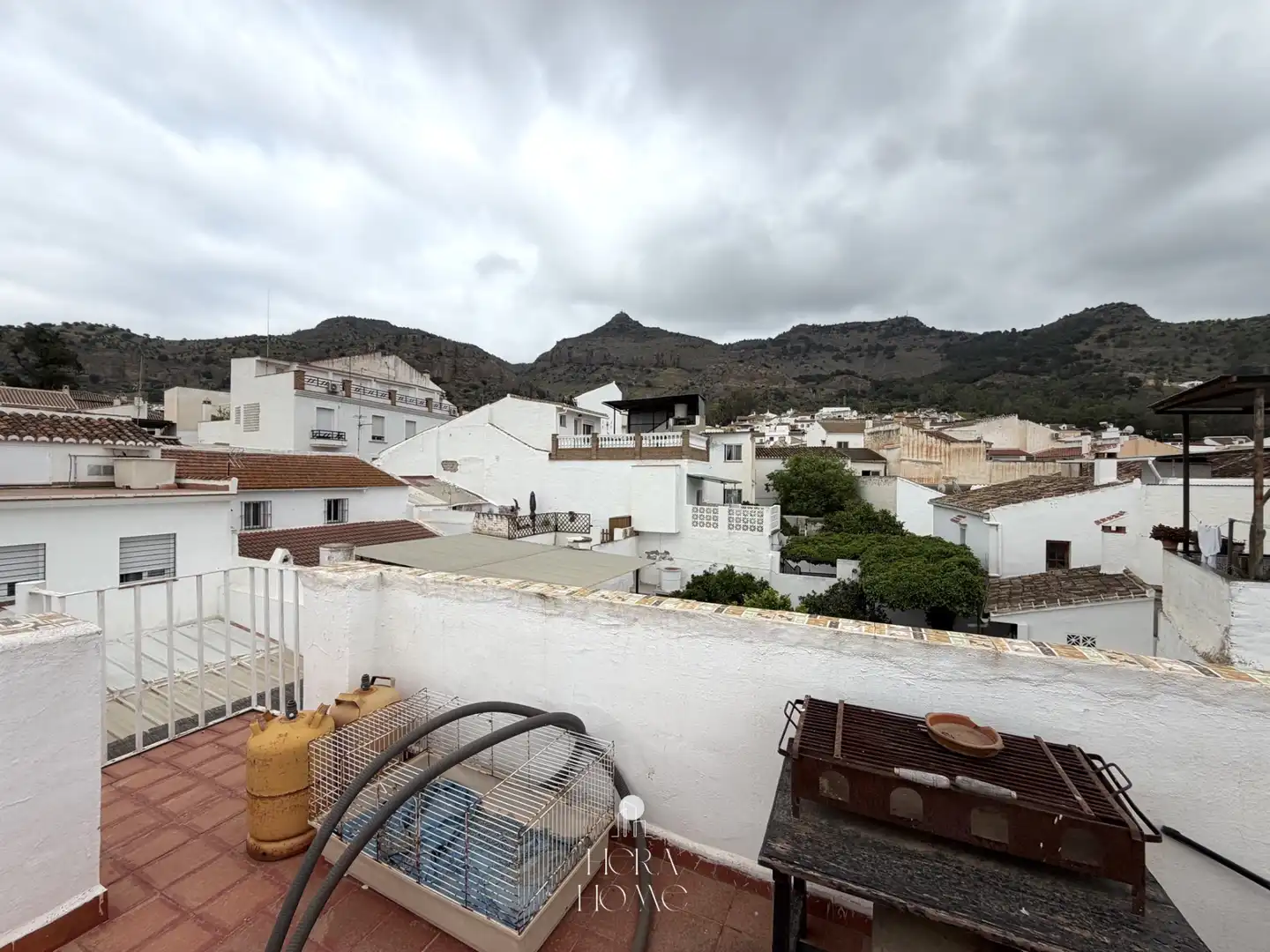 Vista exterior de Casa adosada en venda en Pizarra amb Traster, Piscina i Moblat