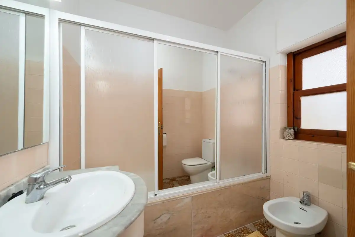 Bathroom of Houses for sale in Dénia  with Heating and Furnished