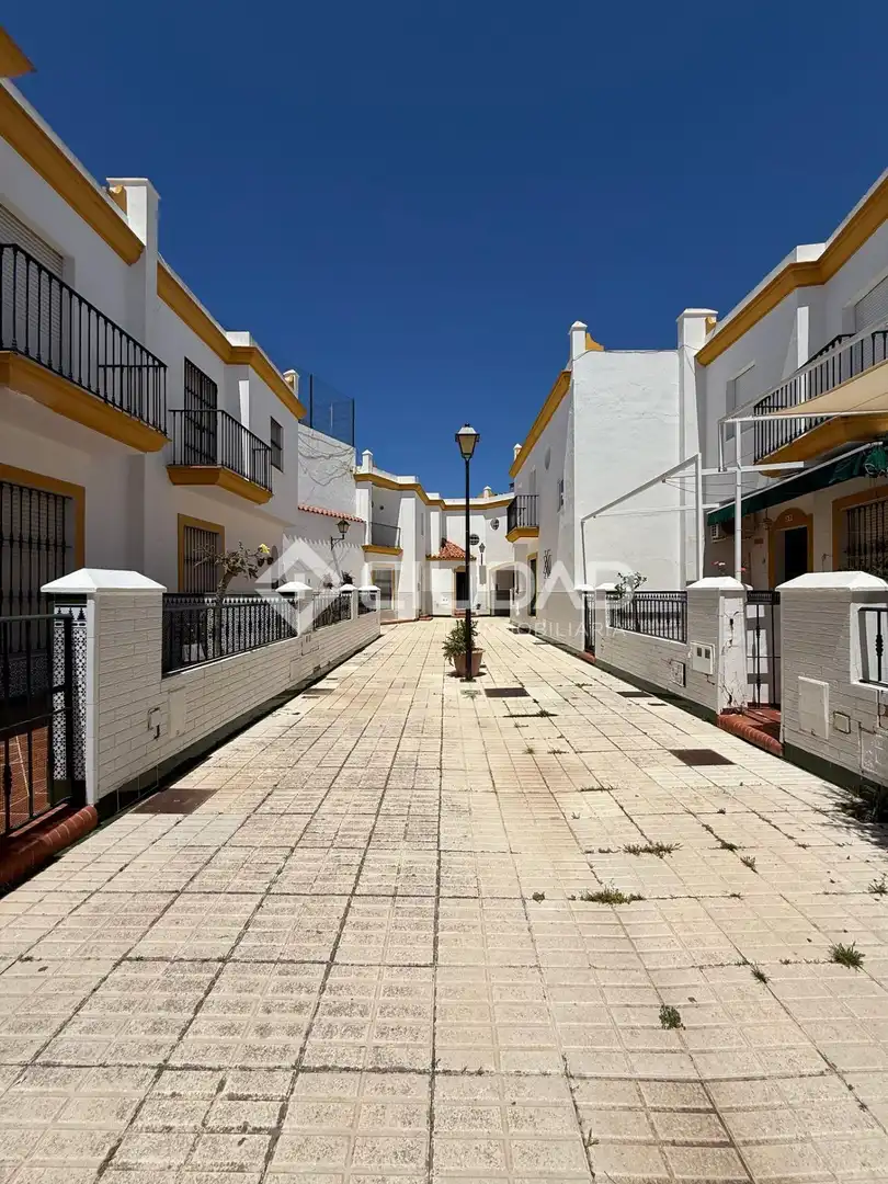 Vista exterior de Casa o chalet en venta en Chipiona con Aire acondicionado y Balcón