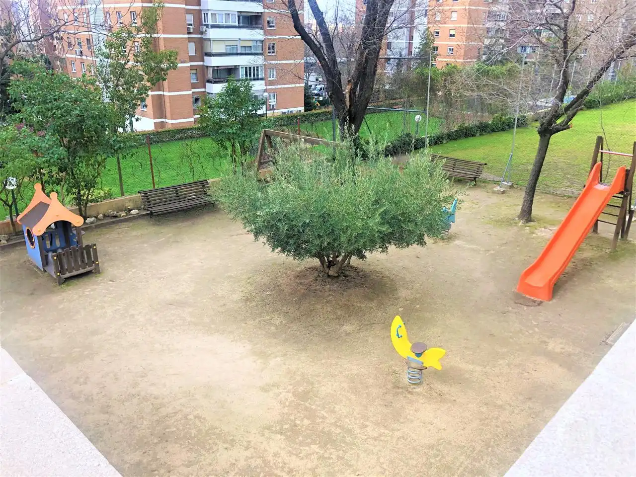 Jardín de Piso en venta en Madrid con Calefacción, Parquet y Terraza