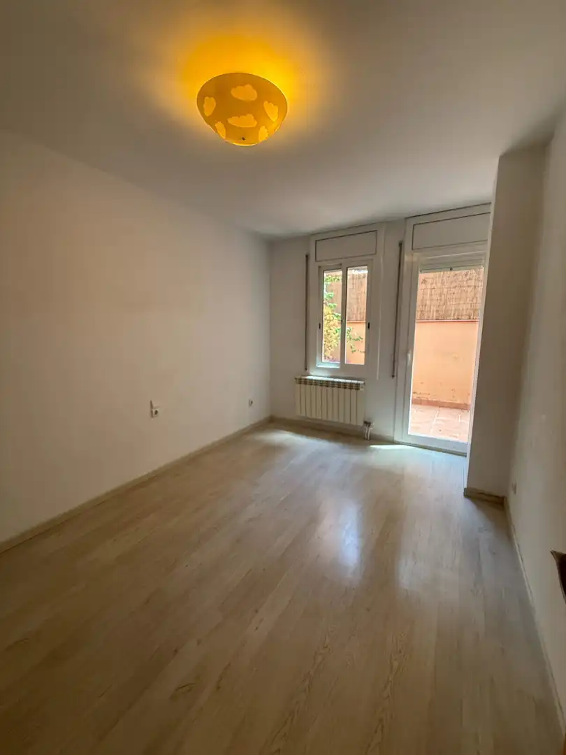 Bedroom of Flat for rent in Barcelona  with Heating