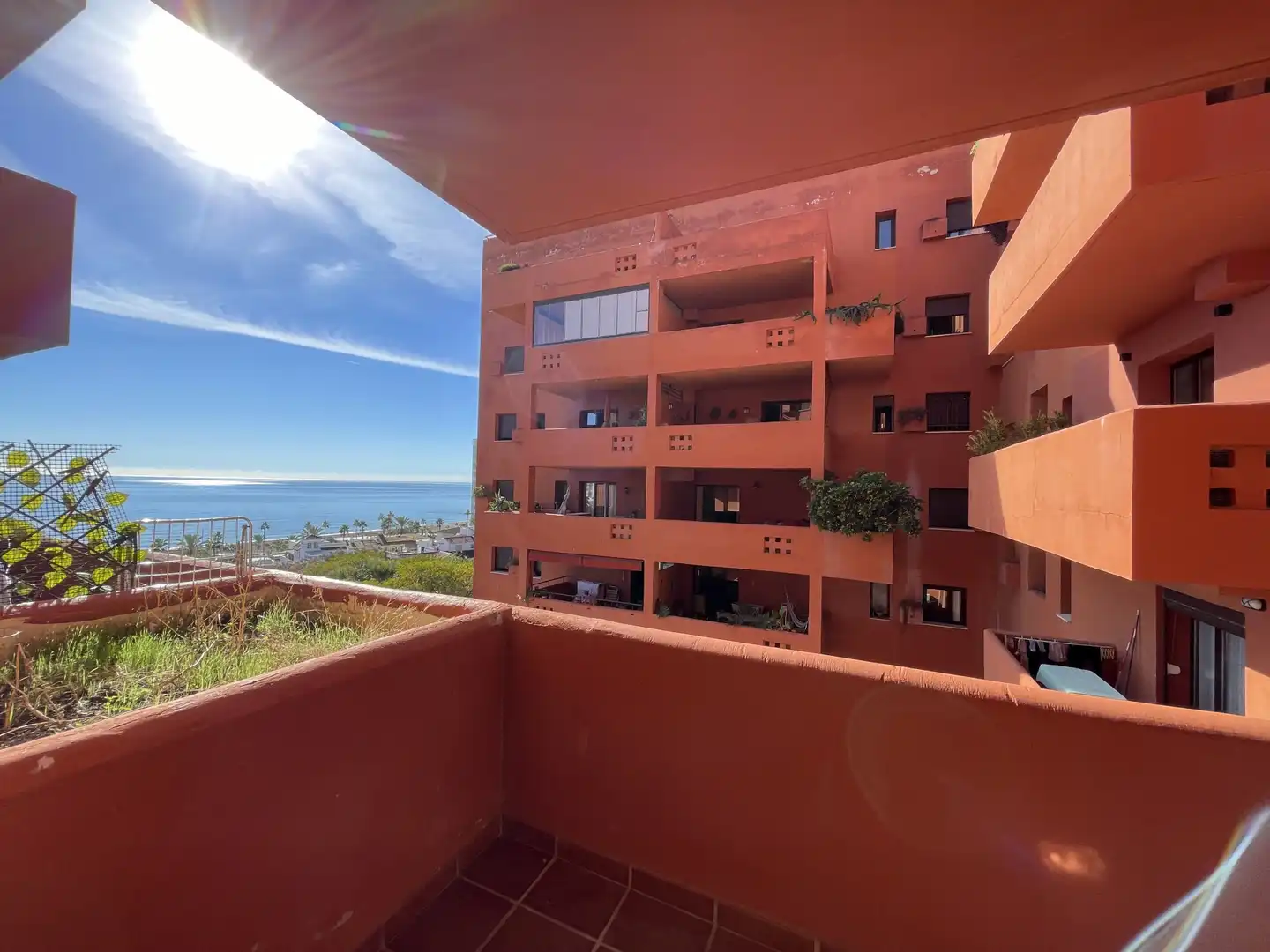 Vista exterior de Apartament en venda en Estepona amb Aire condicionat, Terrassa i Traster