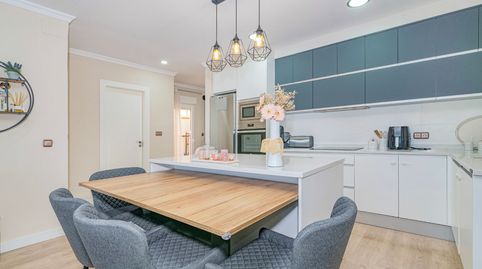 Amplio piso reformado con cocina de diseño, patio y terraza en Dúrcal