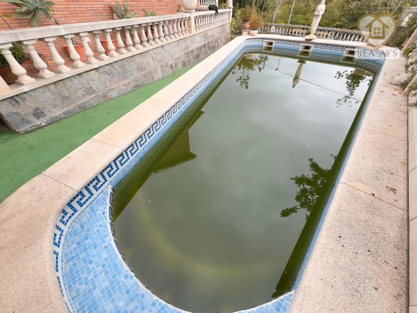 Swimming pool of Houses for sale in Sant Vicenç Dels Horts  with Air Conditioner, Private garden and Terrace