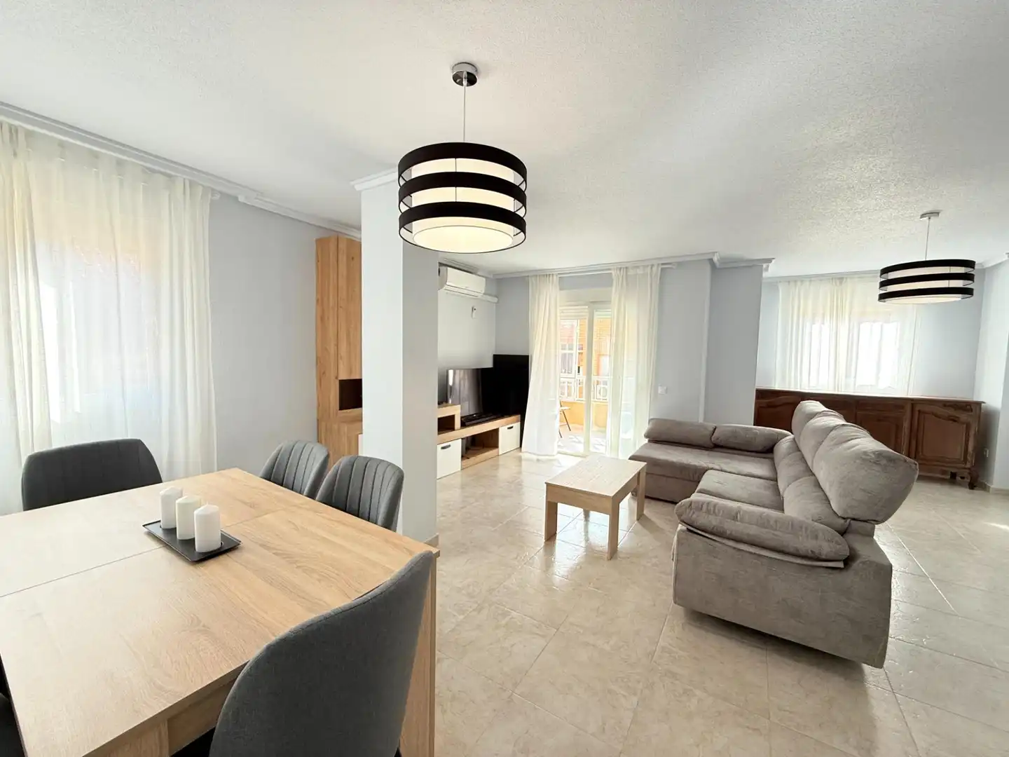 Living room of Flat for sale in Torrevieja  with Air Conditioner, Terrace and Furnished
