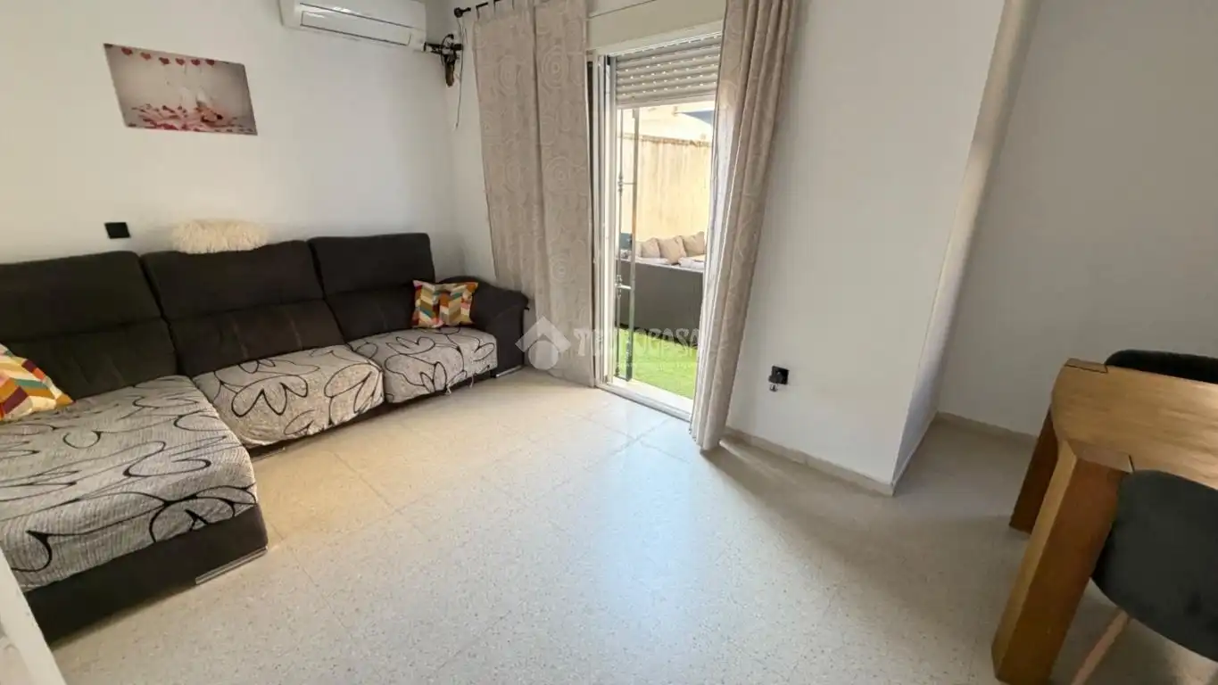 Casa aparellada en venda a Albaida del Aljarafe, imagen 6