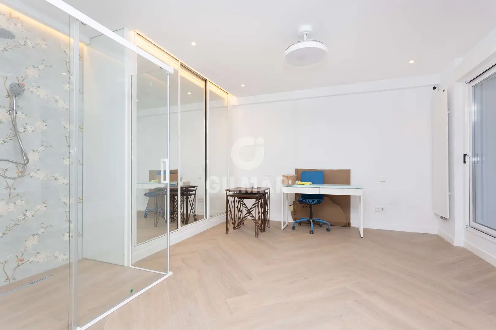 Piso en venta en Madrid con Calefacción y Balcón