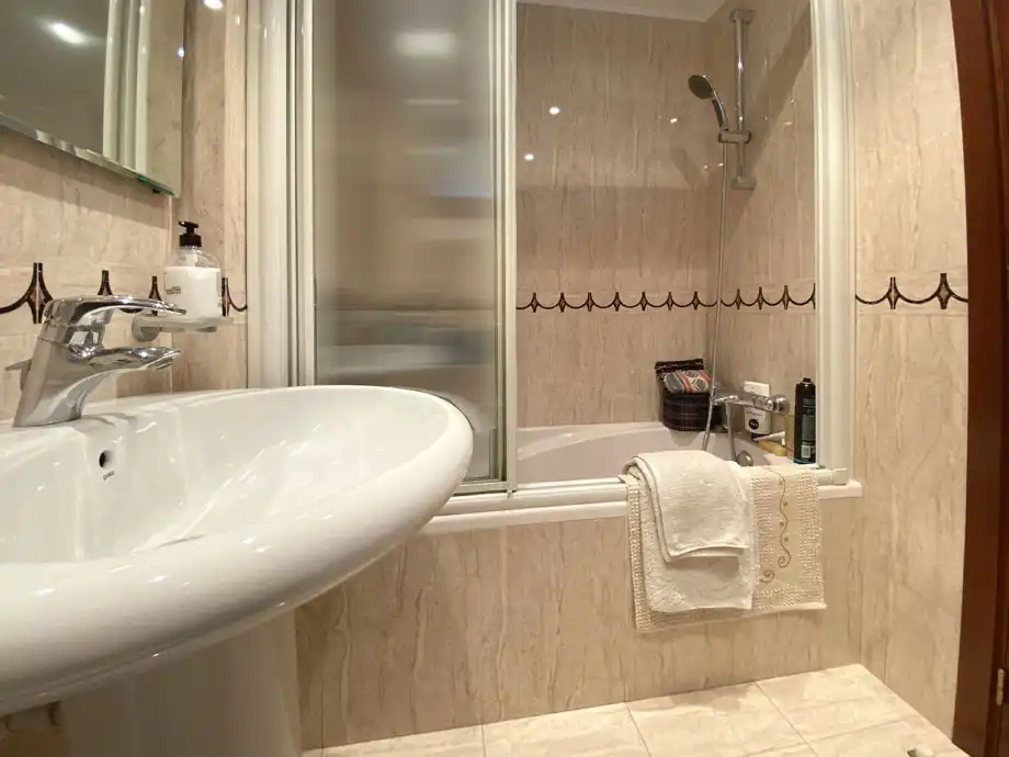 Baño de Casa o chalet en venta en Vitoria - Gasteiz con Calefacción, Jardín privado y Parquet