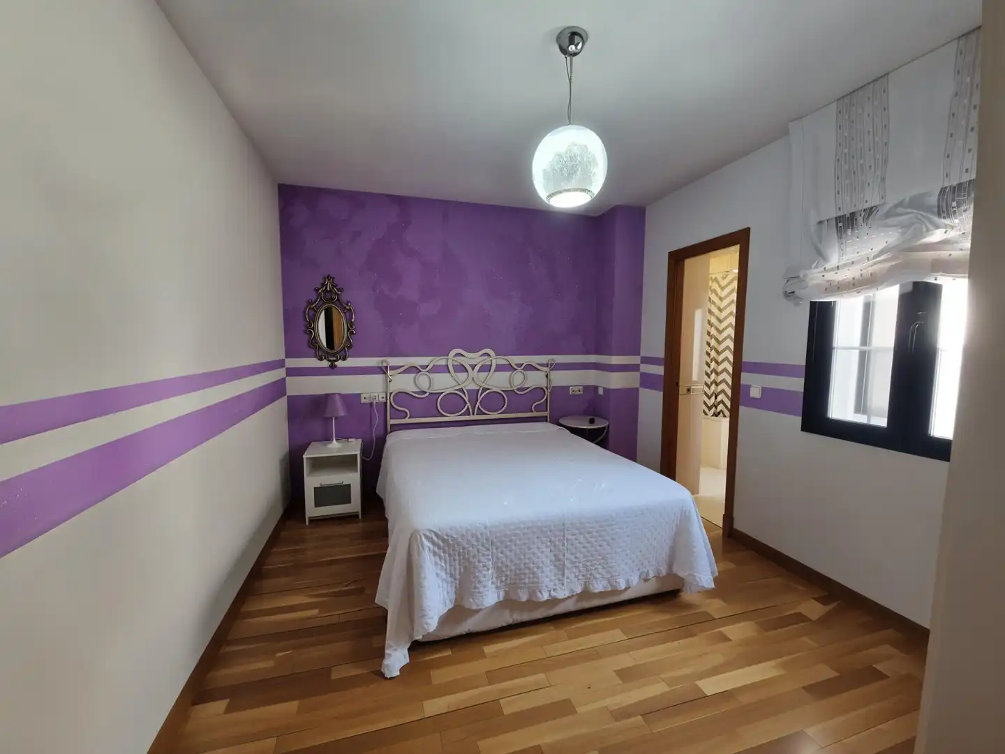 Dormitori de Pis de lloguer en Plasencia amb Aire condicionat, Parquet i Terrassa