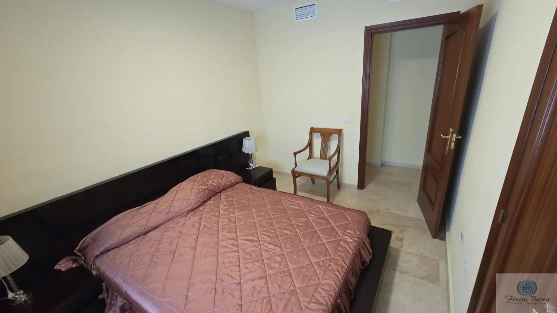 Bedroom of Flat for sale in Fuengirola  with Air Conditioner, Terrace and Community pool