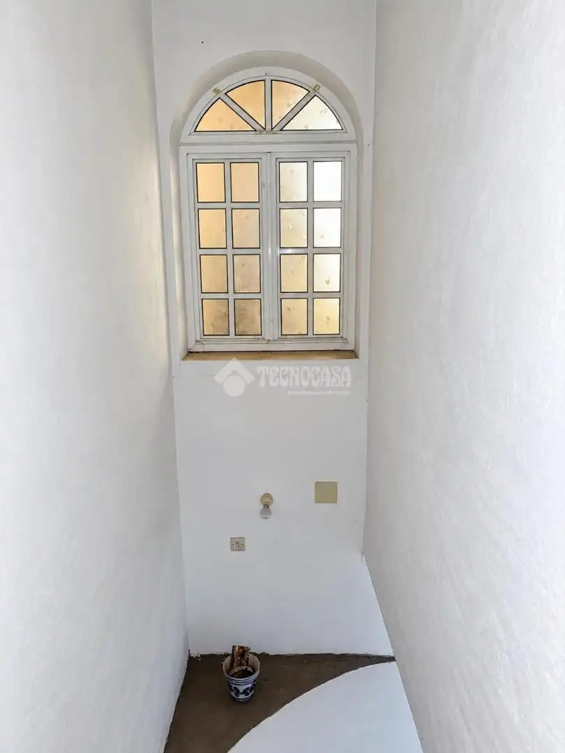 Casa aparellada amb terrassa en venda a Pilas, imagen 29