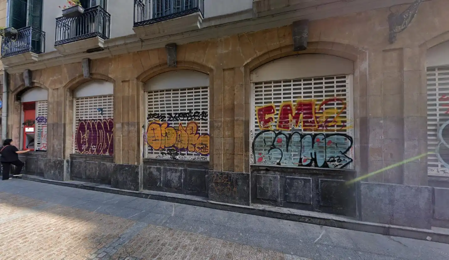 Vista exterior de Local de alquiler en Bilbao  con Aire acondicionado