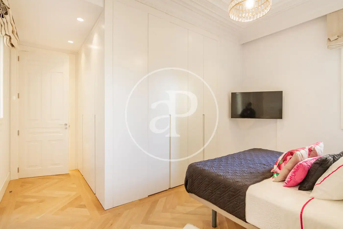 Bedroom of Flat for rent in Madrid  with Air Conditioner, Heating and Furnished