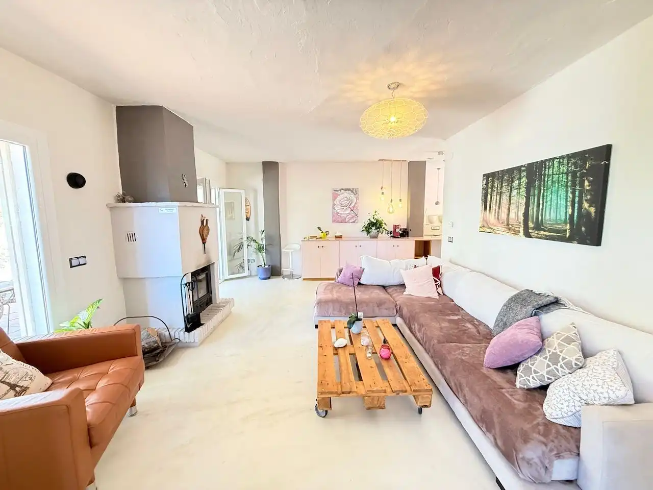 Sala d'estar de Casa o xalet en venda en Frigiliana amb Aire condicionat, Calefacció i Jardí privat