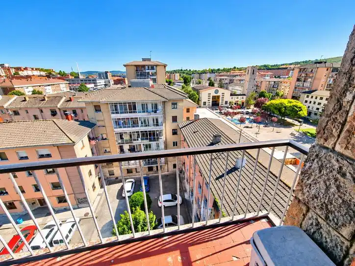 Piso con ascensor en venta en Fozaneldi - Tenderina - Ventanielles, imagen 2